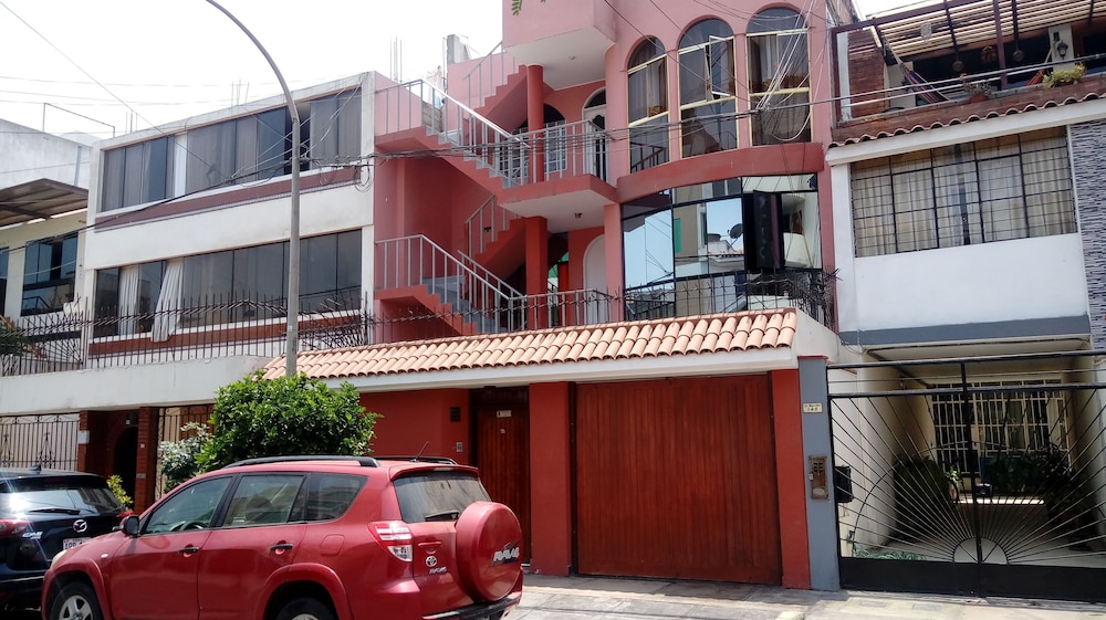 Blondys House 47/50