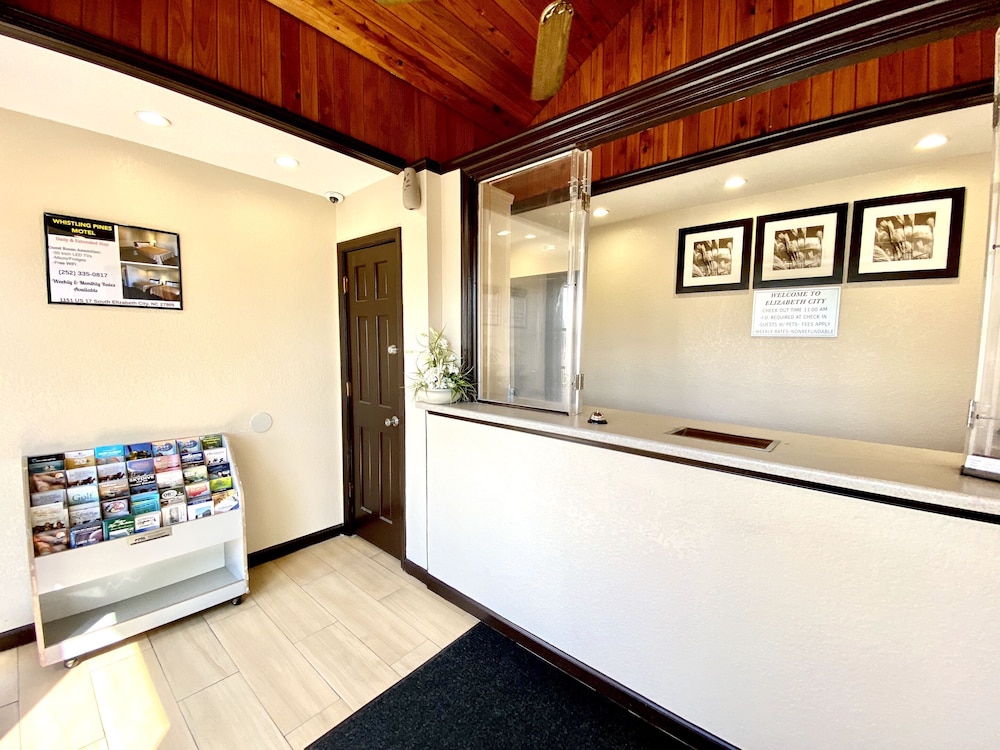 Whistling Pines Motel 12/31