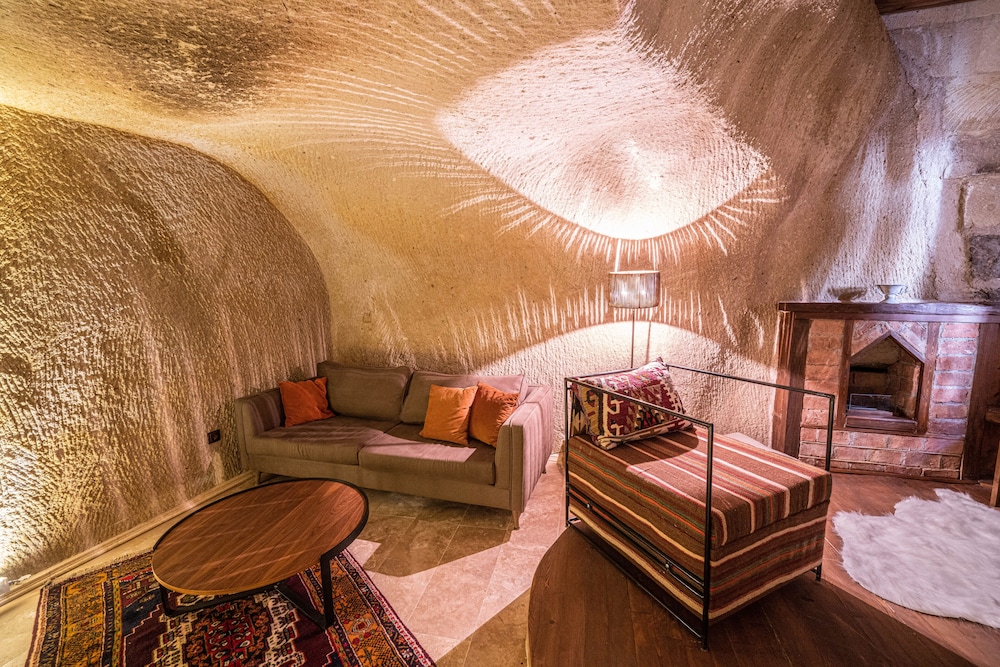 Alice in Cappadocia 26/46