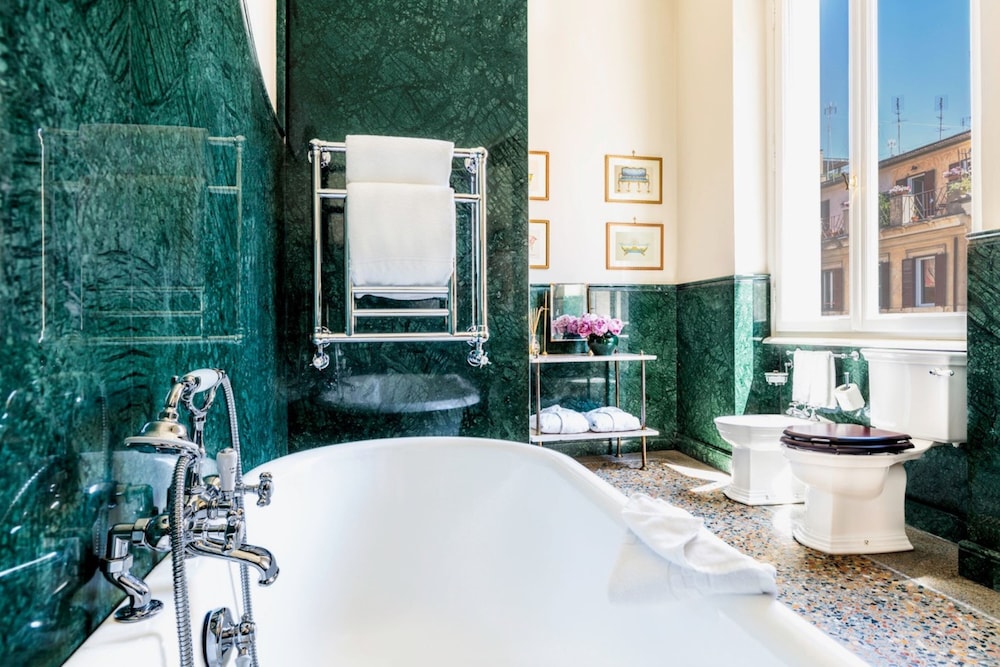 Serenissima, Suite, Queen Bed، Hotel Locarno 7/10