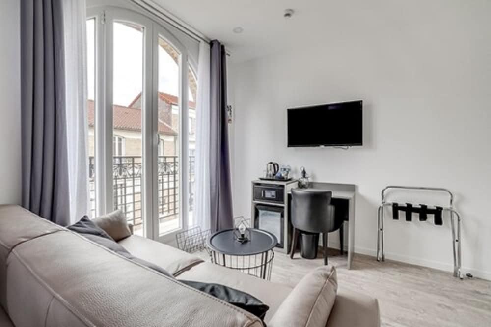 Paris Hotel Clichy 15/36