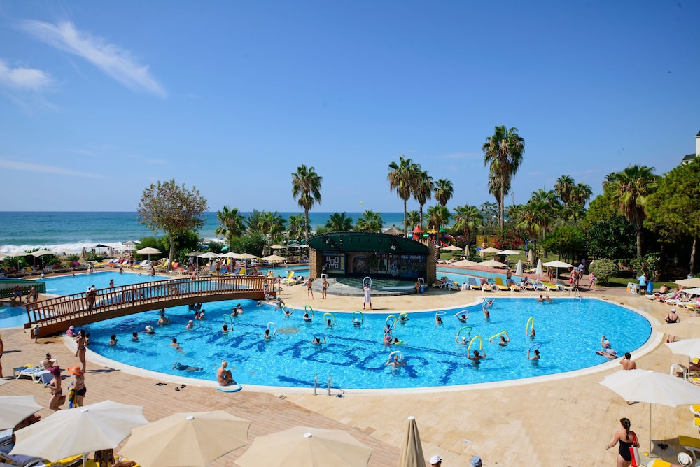 MC Beach Resort Hotel in ALANYA