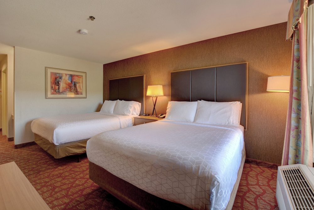 Holiday Inn Express Roseburg 23/69