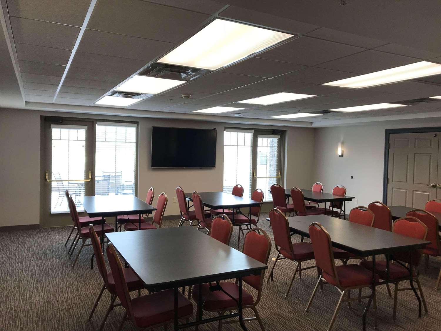 Country Inn and Suites by Radisson, Grand Forks, ND 14/15