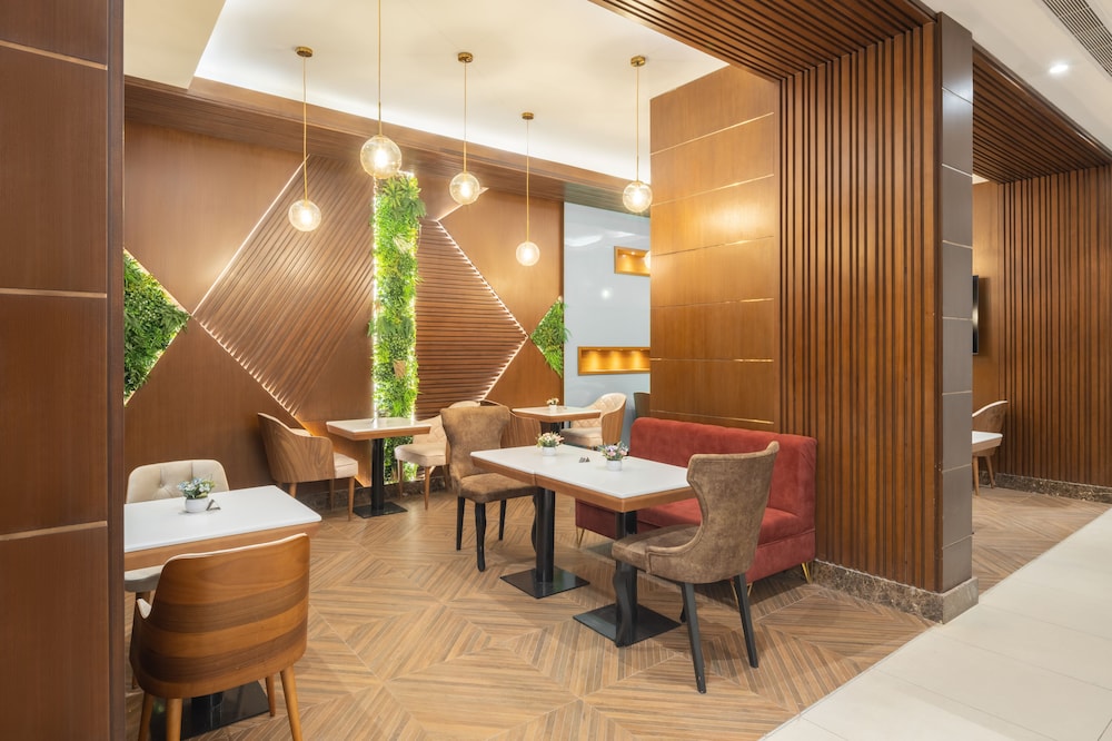 فندق روتس(Roots Hotel) 31/35