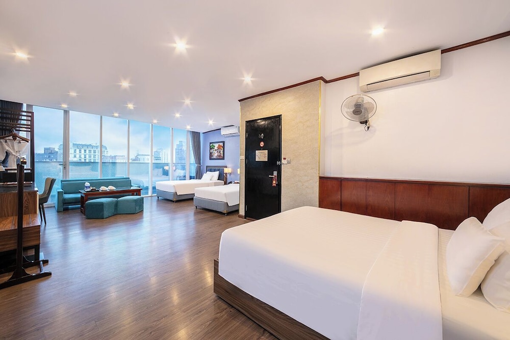 EXECUTIVE, SUITE