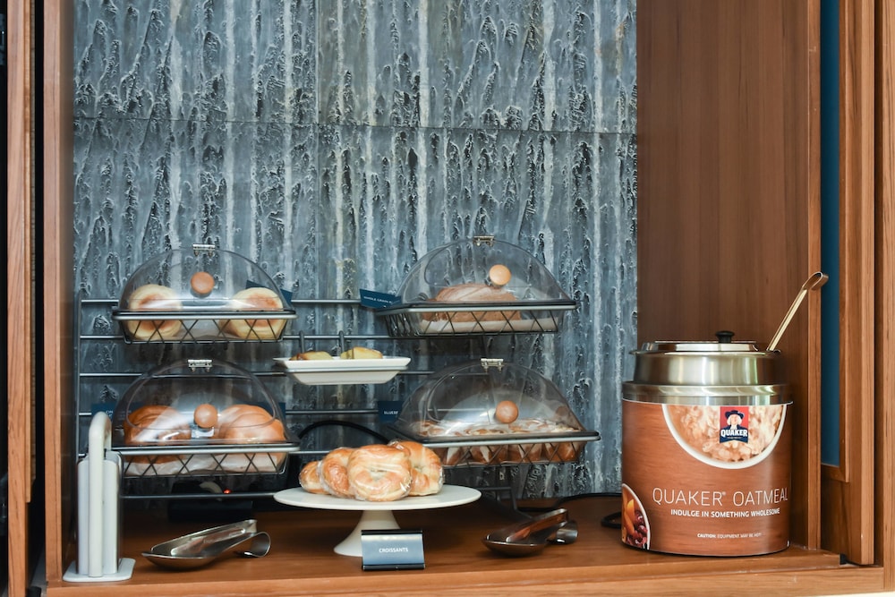 SpringHill Suites by Marriott Charlotte Concord Mills Spdwy 29/36