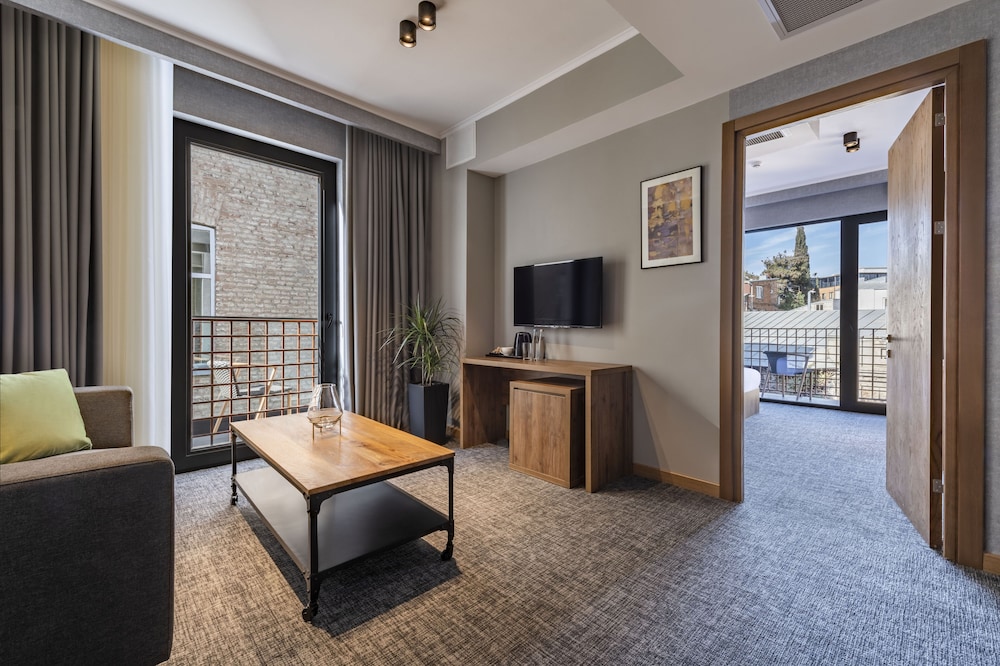 Barnovi Boutique Hotel 42/61