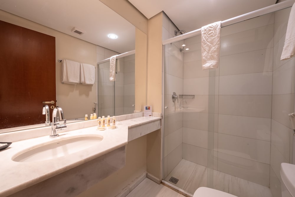 CLASS HOTEL GUAXUPE 50/50