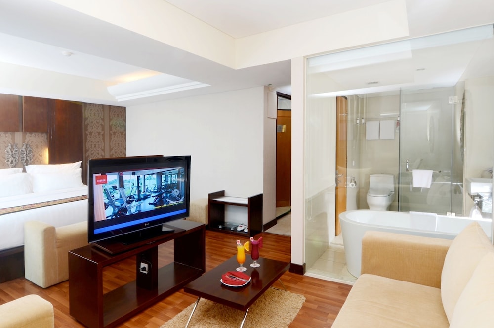 Emersia Hotel Resort 12/50