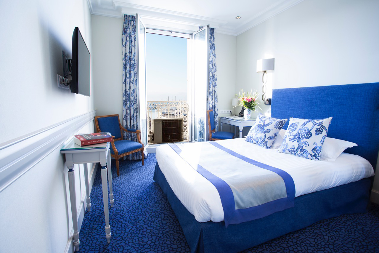 Classic, Queen Bed, Sea View