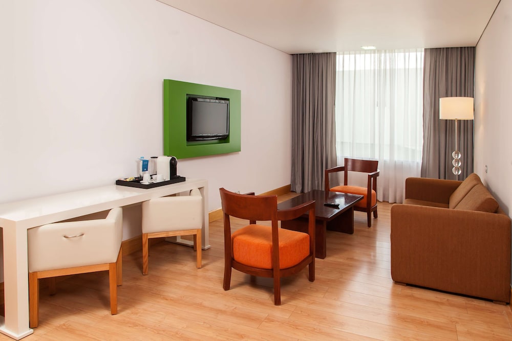 NH Collection Mexico City Airport T2 25/49