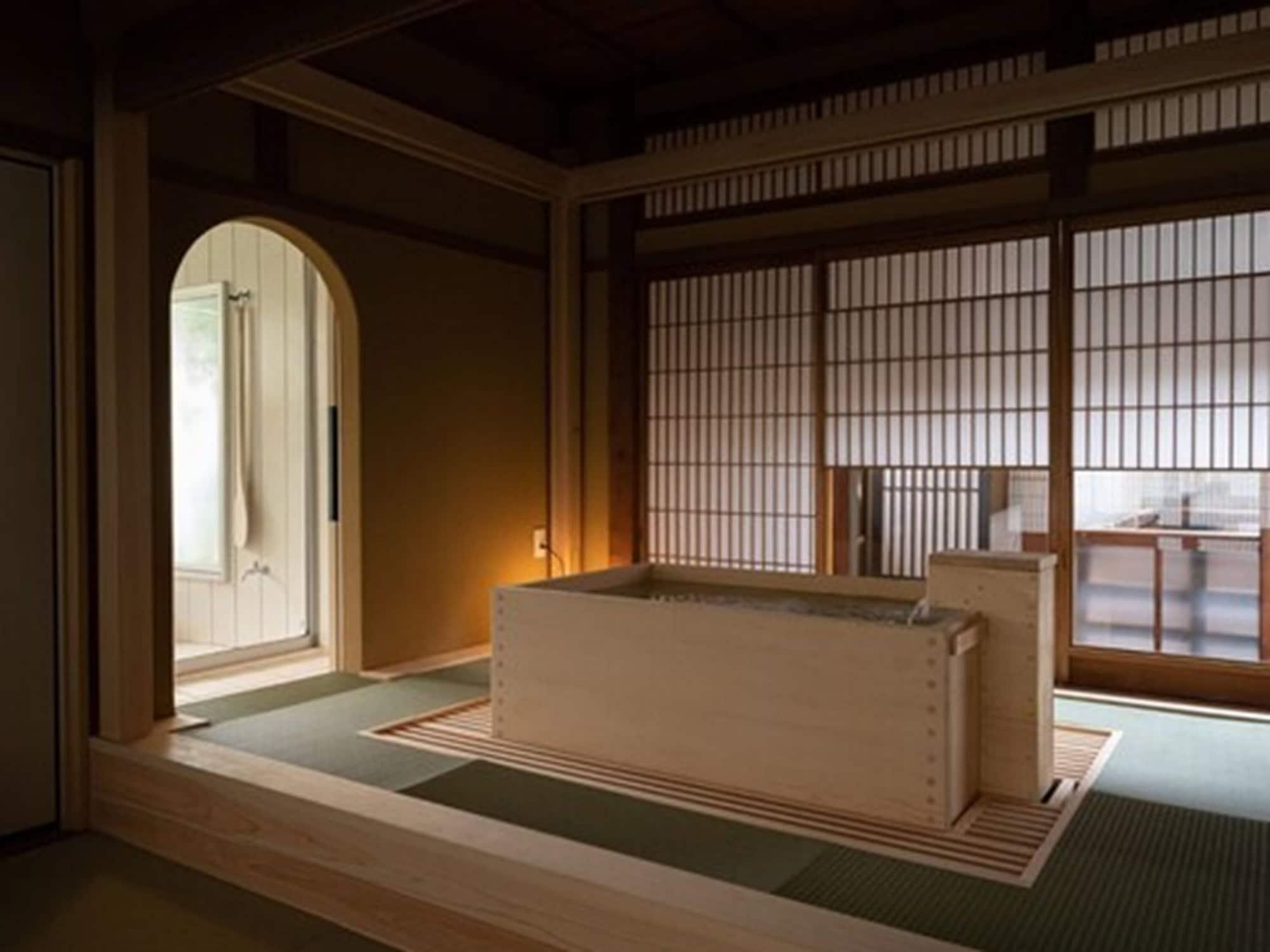 Guest Room, Suite, Twin Beds, Outdoor Bath
