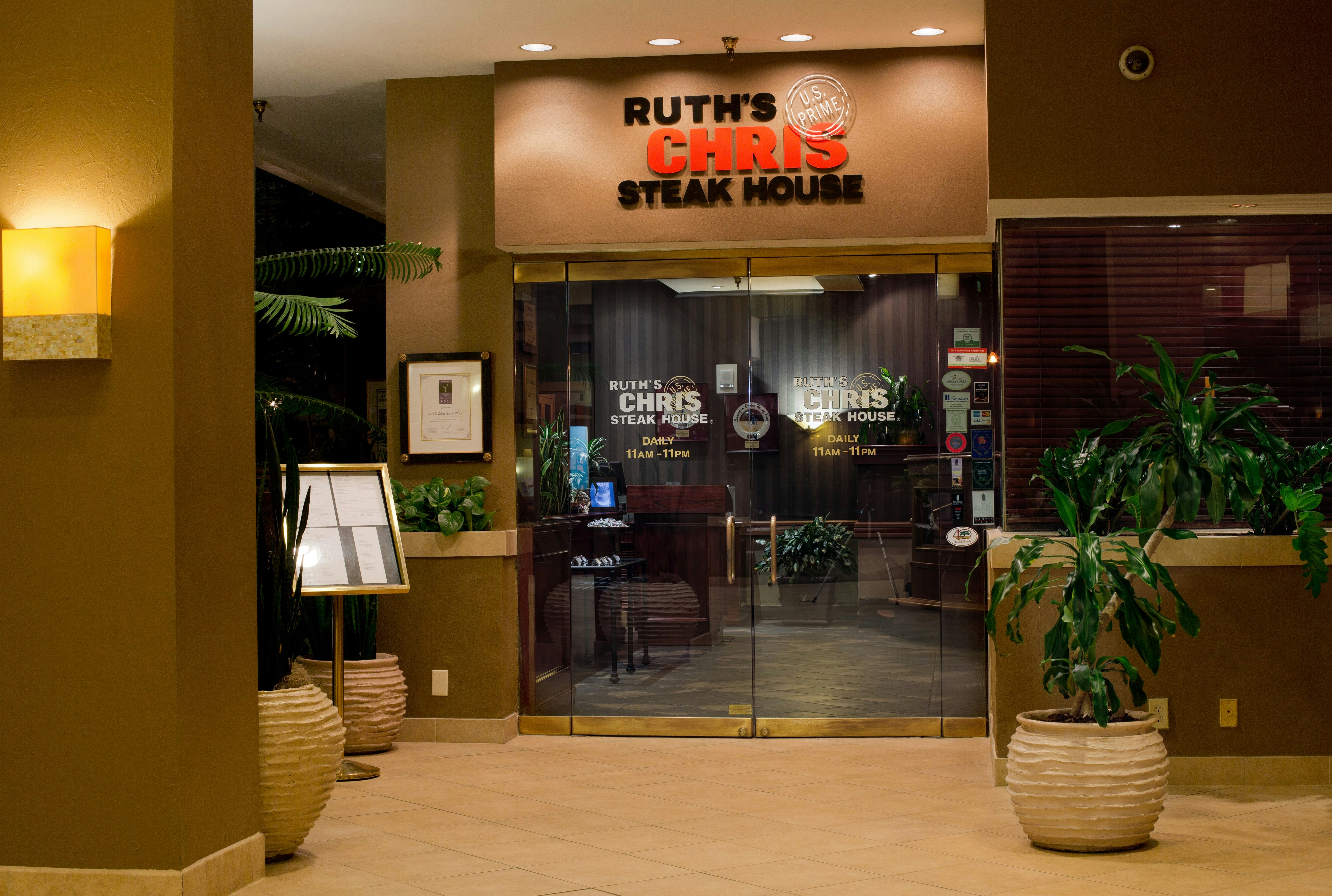 Embassy Suites by Hilton Birmingham 7/36