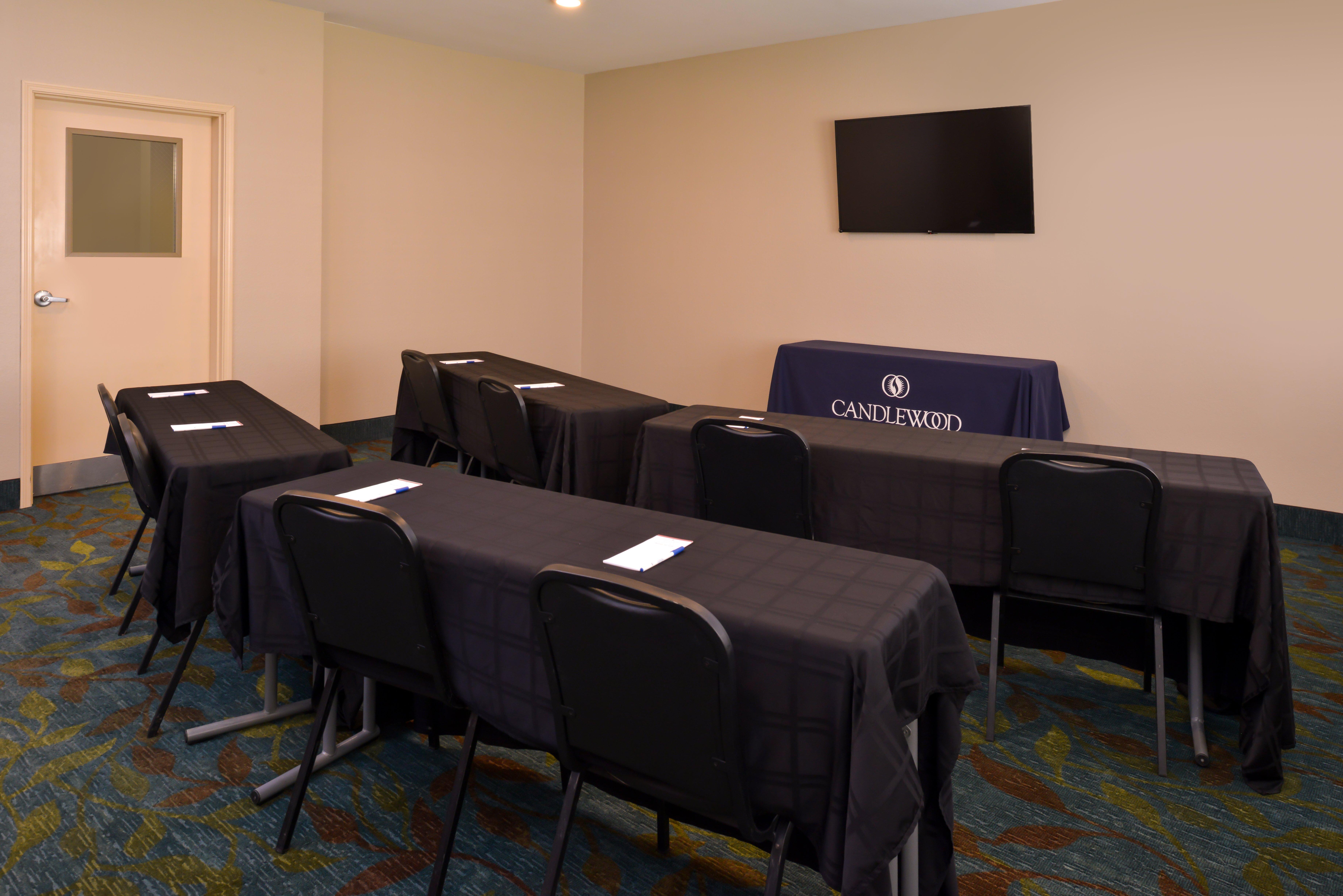Candlewood Suites Bloomington - Normal an IHG Hotel 24/31