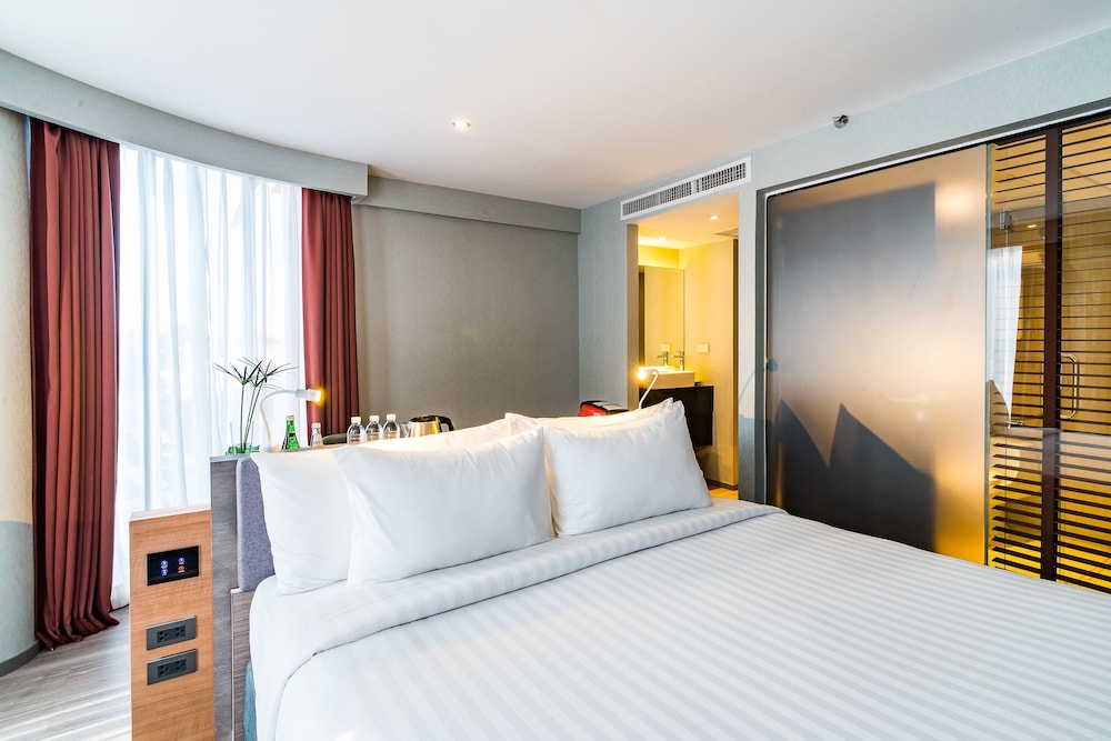 Business Curve Room