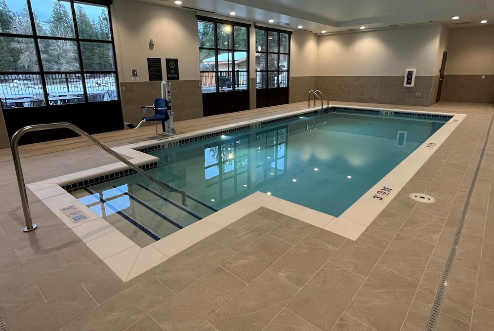 La Quinta Inn and Suites by Wyndham Leavenworth 40/60