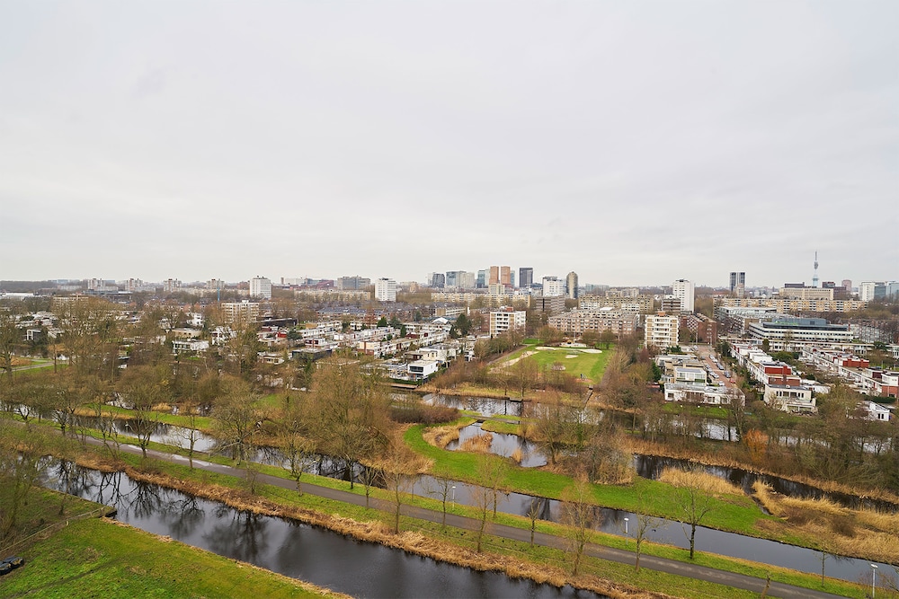 Radisson Hotel and Suites Amsterdam South 44/50