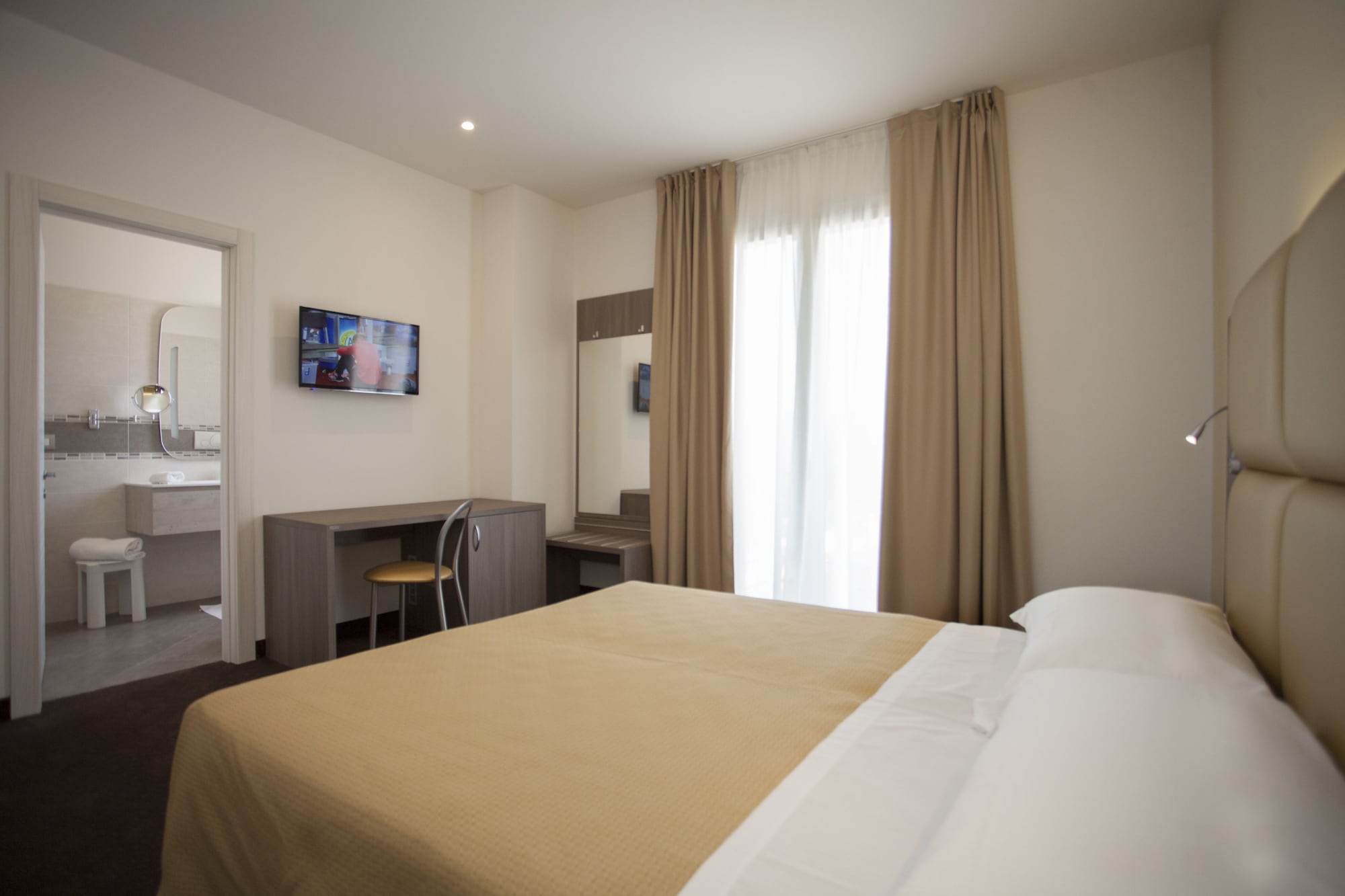BASIC, DOUBLE BED, SMALL