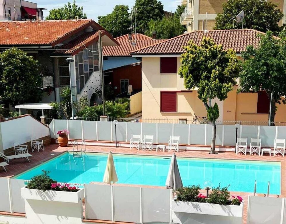 Residence I Girasoli 60/63