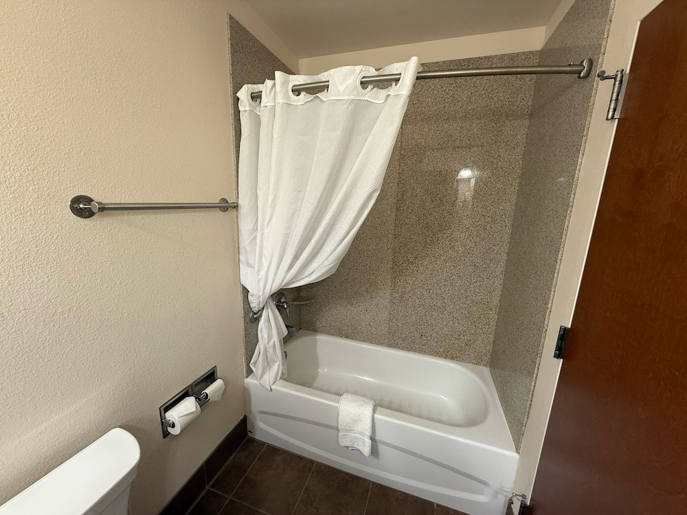 Richland Inn Suites 37/37