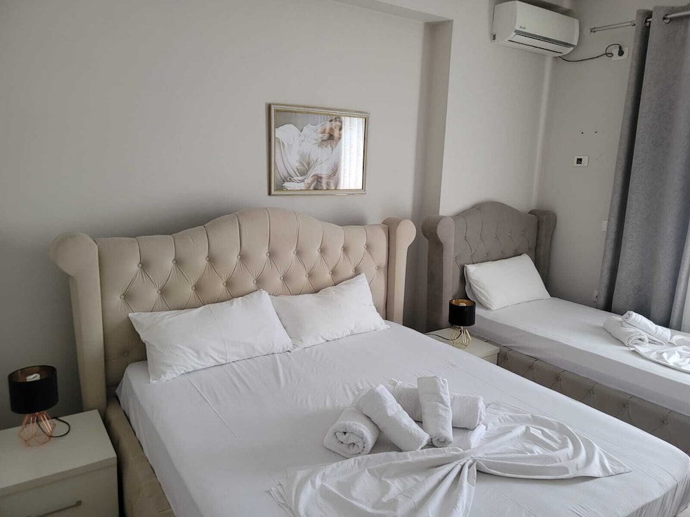 Hotel Sunrays 22/62
