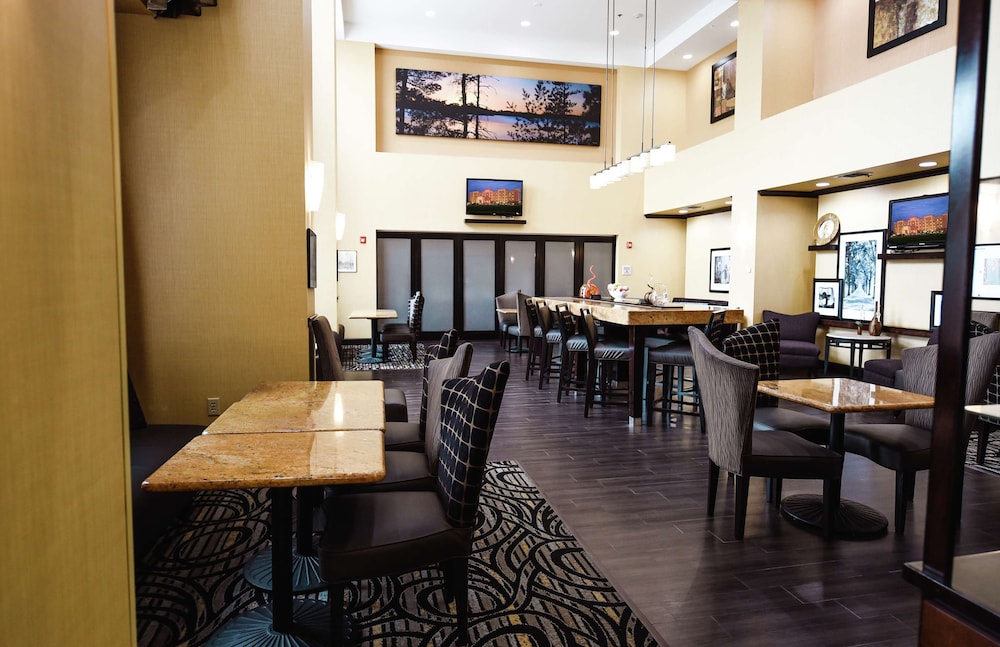 Hampton Inn And Suites Pine Bluff 44/46