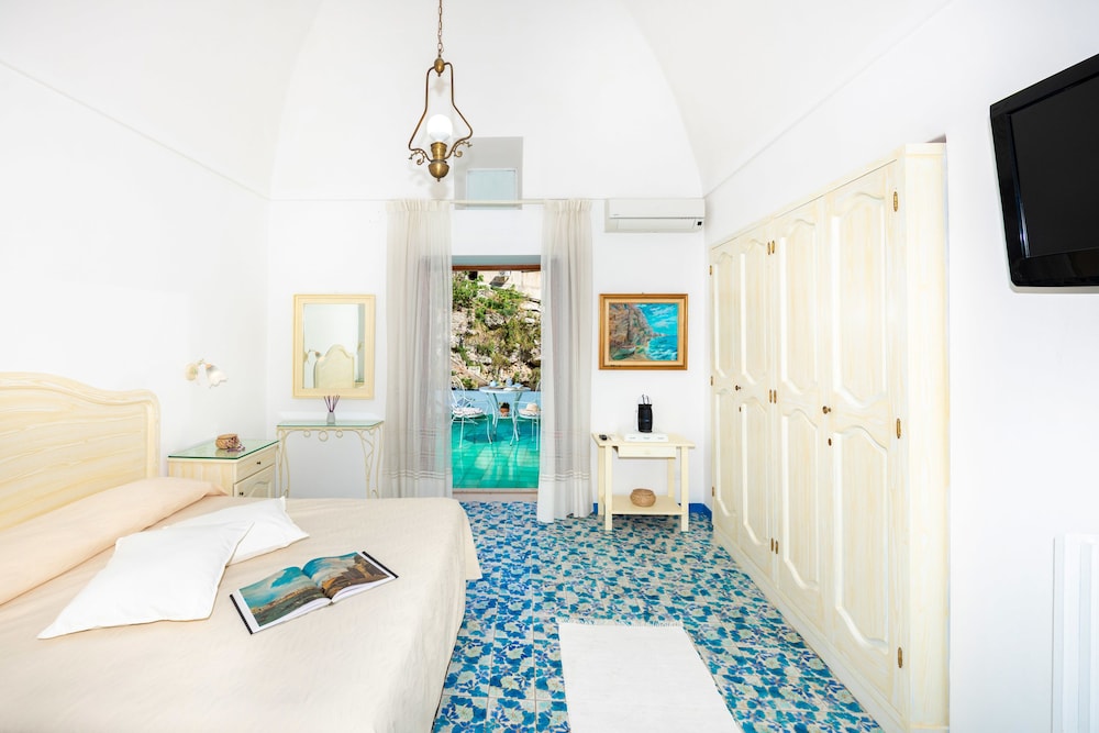 ROOM, DOUBLE BED, PARTIAL SEA VIEW, ANNEX