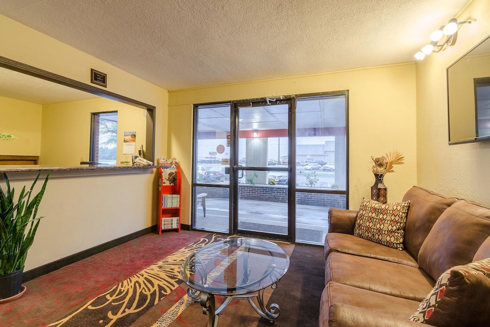 Rodeway Inn Mitchell 34/44