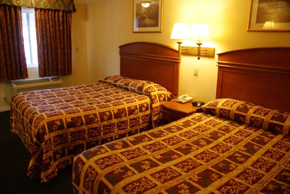 Colony Inn Buena Park 39/64
