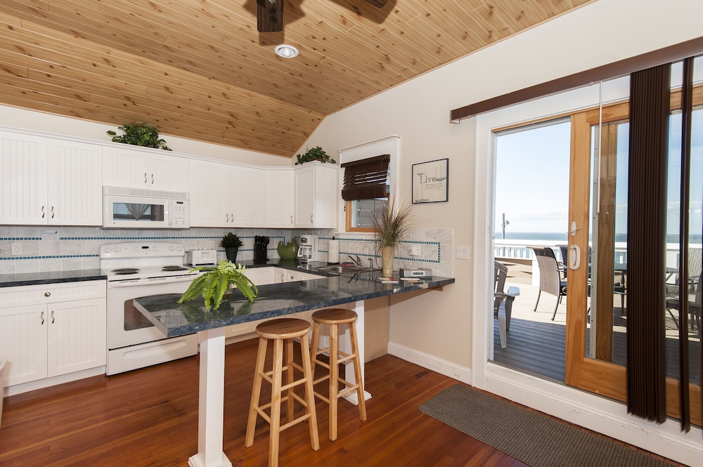 The Palms Hotel Fire Island 4/50