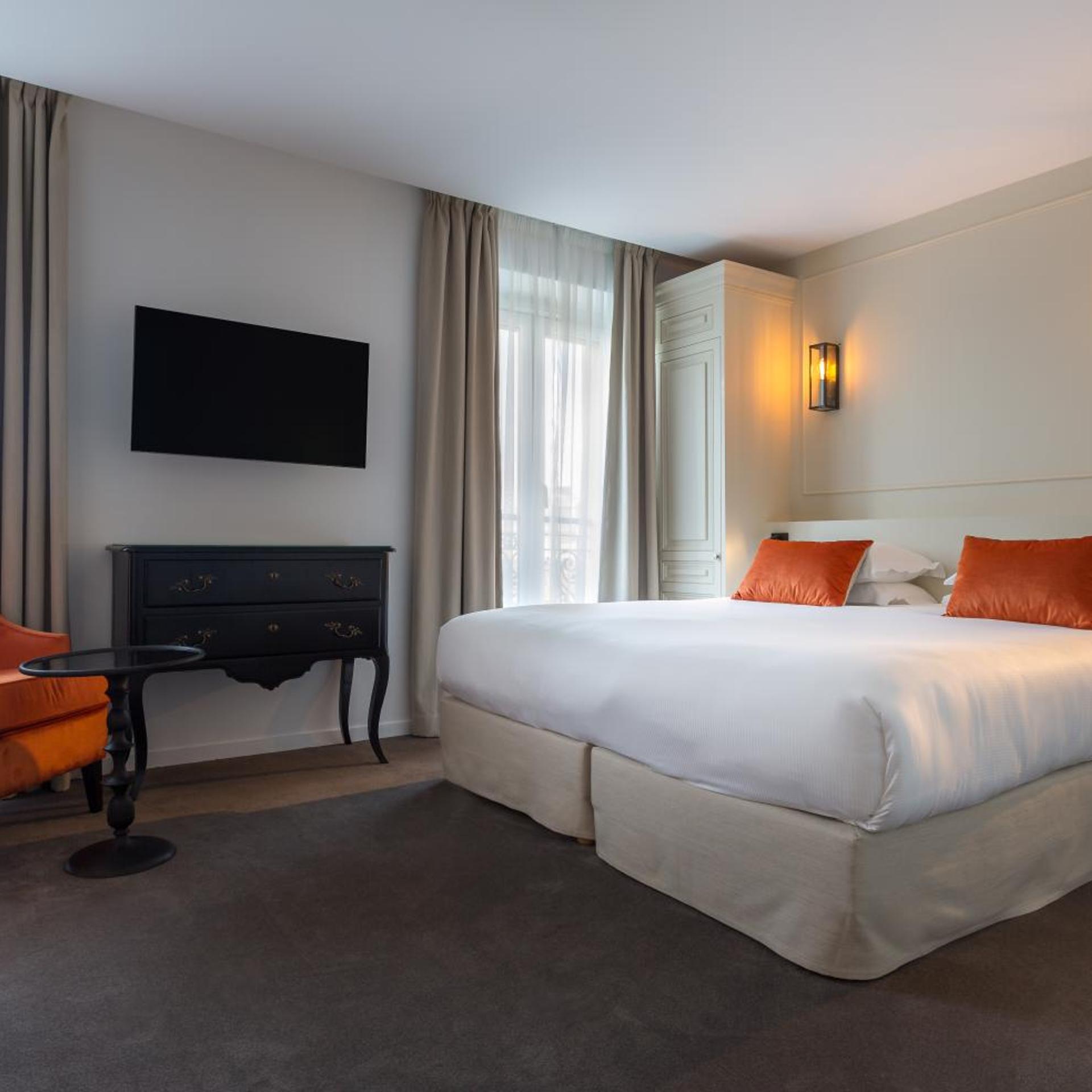 Duchess, Double Bed, Eiffel Side View