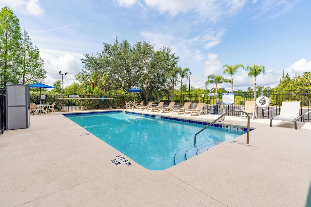 Holiday Inn Express Hotel And Suites Orange City 60/63