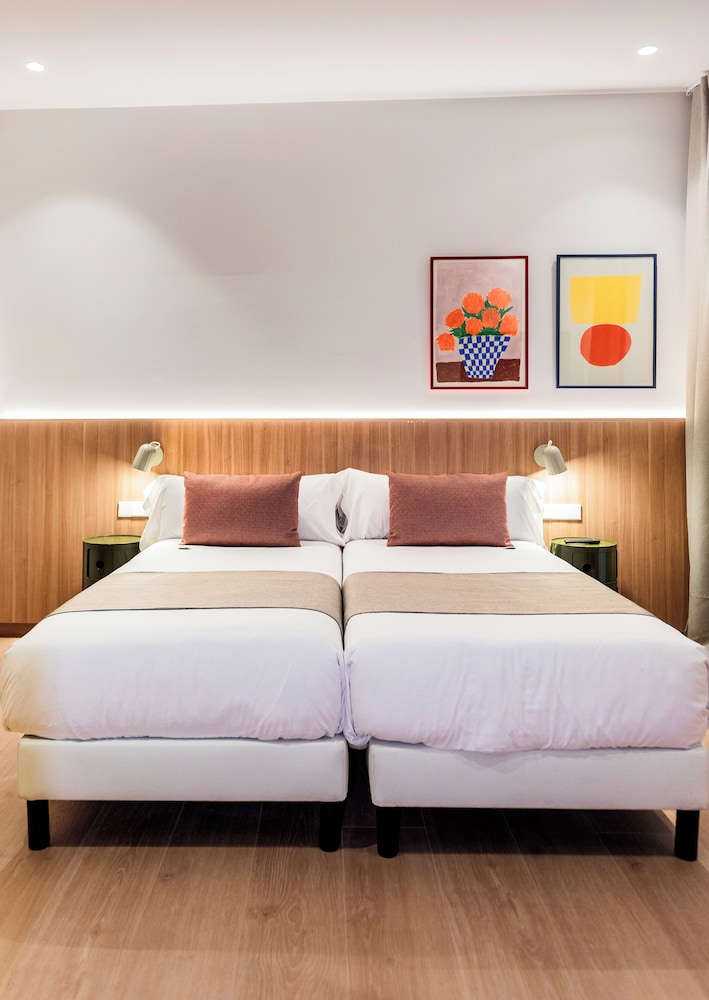 SUPERIOR, TWIN BEDS
