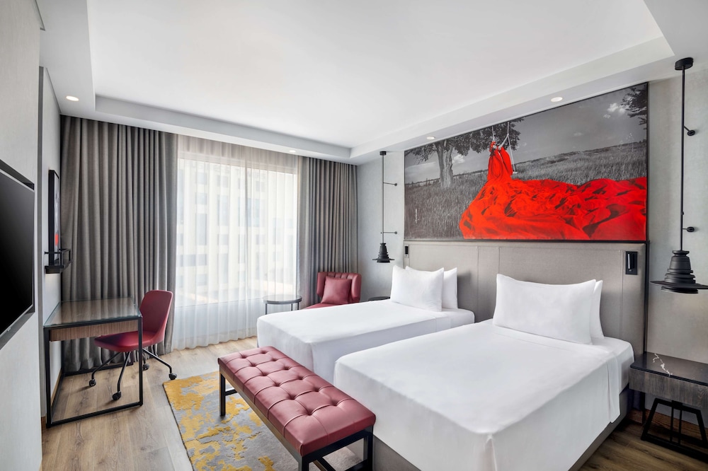 Radisson RED Chandigarh Mohali 25/75