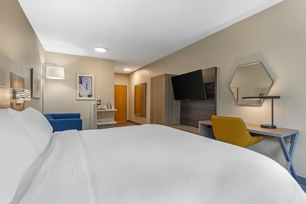 California, Standard, King Bed, Accessible