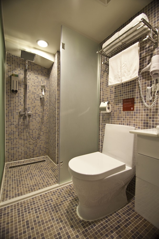غرفة اقتصادية بفراش فوتون، E House Hotel 4/4
