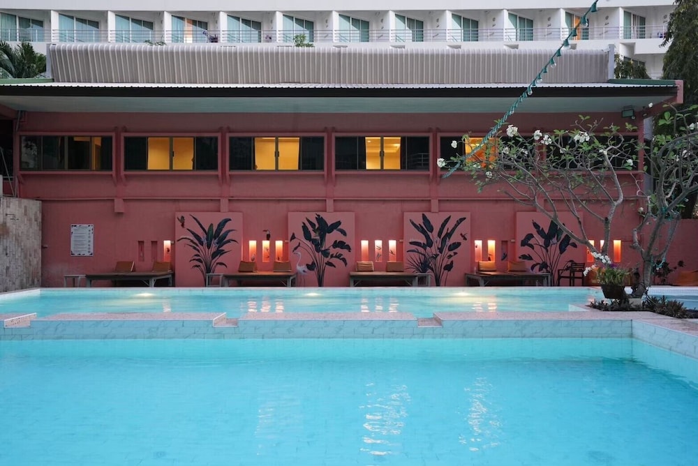 Sandalay Resort Pattaya 1/46