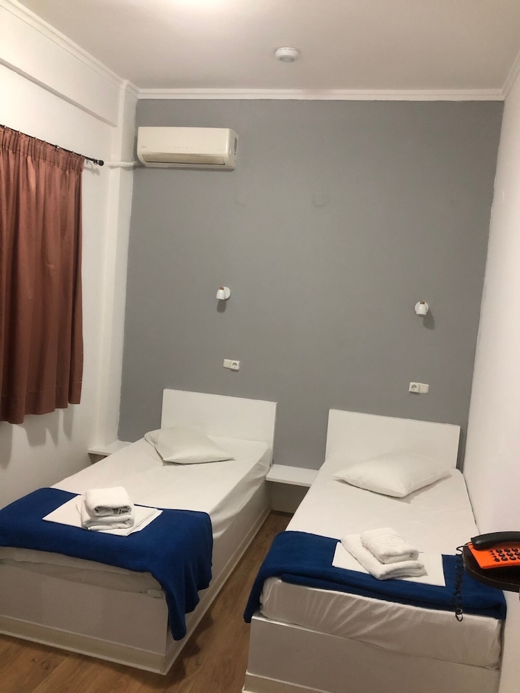 ECONOMY, DOUBLE OR TWIN BED, PRIVATE BATHROOM