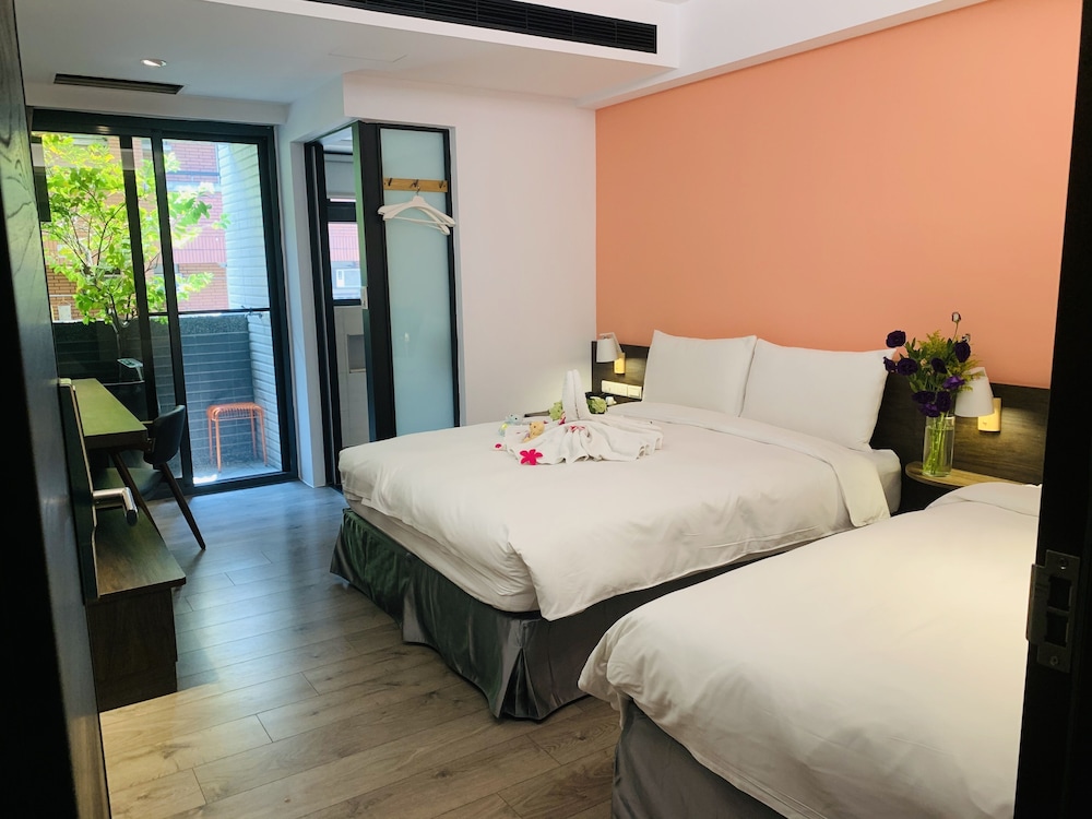 Greenight Hotel 30/72