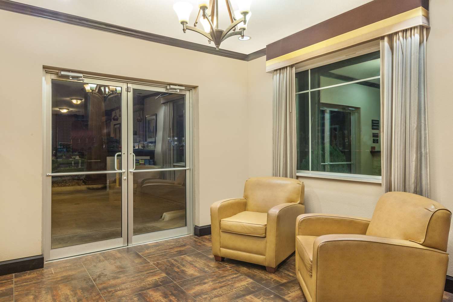 Super 8 By Wyndham Center 3/7