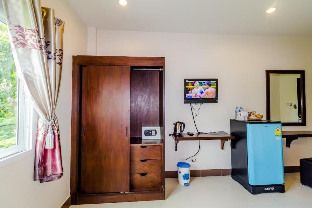 Baan Yuyen Karon Guesthouse 60/76