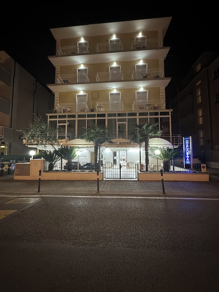 Hotel Austria 1/27