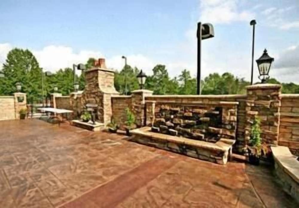 Fairfield Inn And Suites Elkin Jonesville 35/38