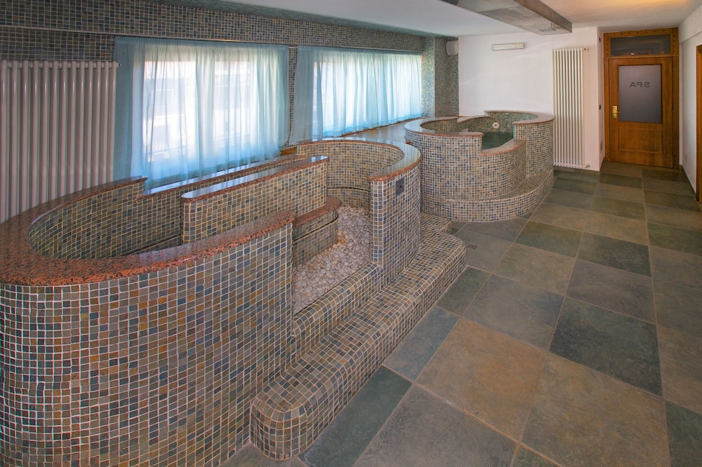 Hotel Savoia 36/57