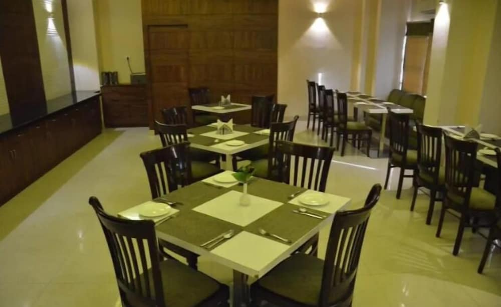 Regency Varanasi Hotel 13/22