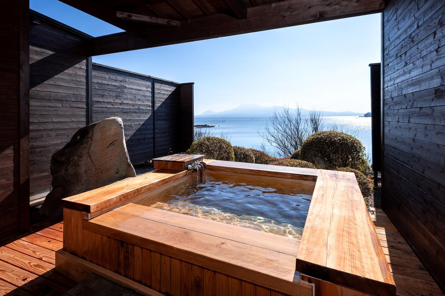 Taradake Onsen Kanigoten 24/51