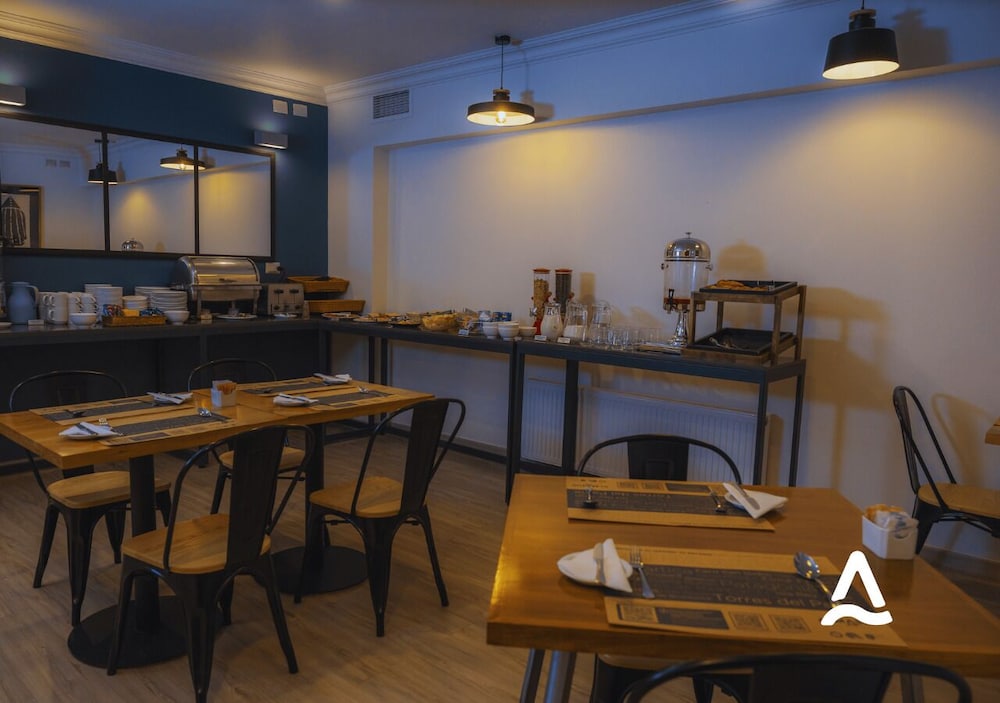 restaurant cafeteria