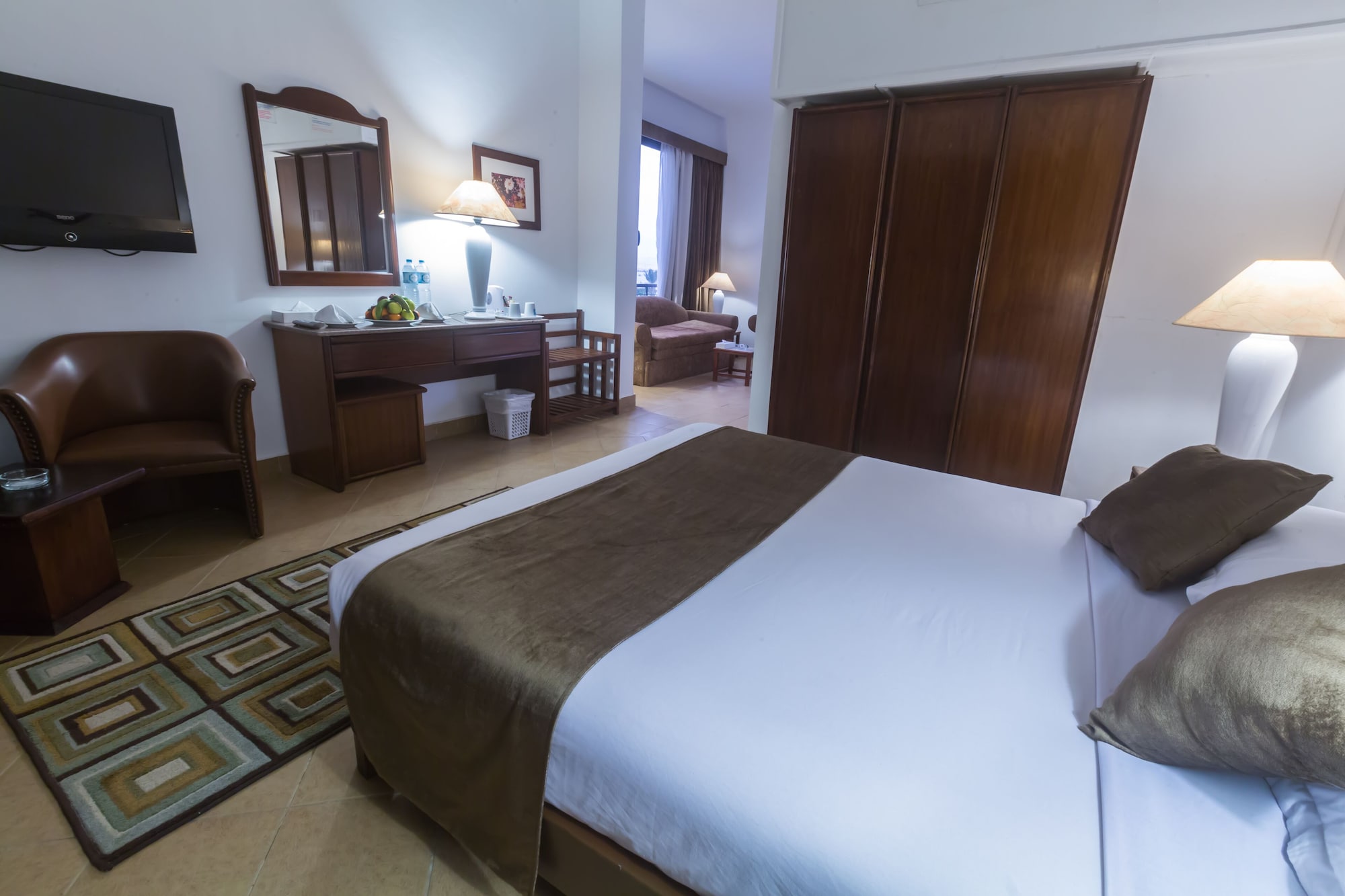 SUITE, PARTIAL SEA VIEW
