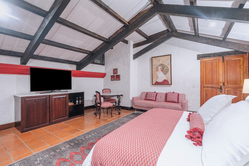 JUNIOR SUITE, KING BED